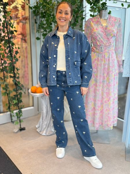 Hovedbilde FLORA EMBRO JEANS 30