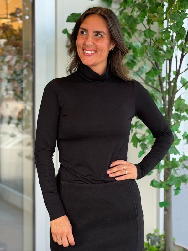 LIANA GENSER POLO - SORT