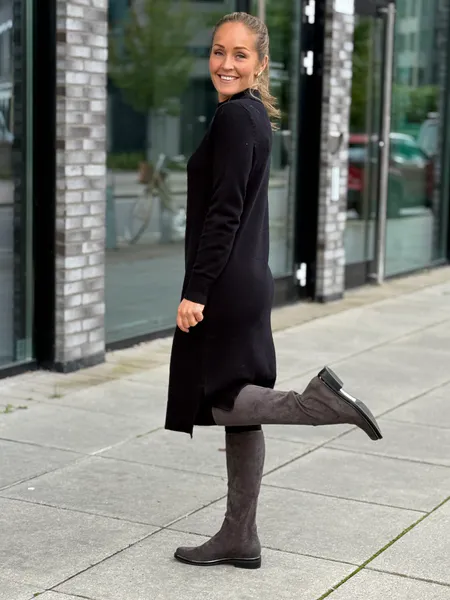 Hovedbilde VIRIL STRIKKE KJOLE - SORT