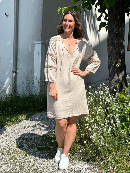 Hovedbilde LALUNA LIN/VISCOSE KJOLE M/EMBRO - SAND