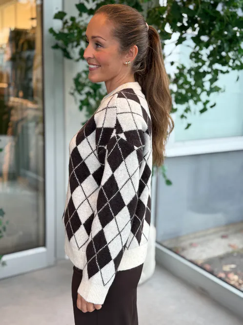 Hovedbilde HALO GENSER ARGYLE - CREAM/BRUN
