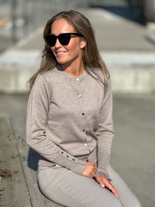 Hovedbilde KATIE CARDIGAN M/GULLKNAPPER - DESERT TAUPE ...