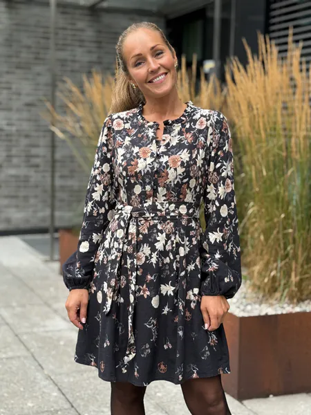 Hovedbilde ELMA KJOLE BLOMSTER - SORT 
