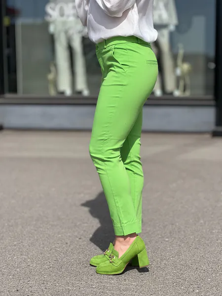 Hovedbilde SOLVEJ CHINOS - BUD GREEN