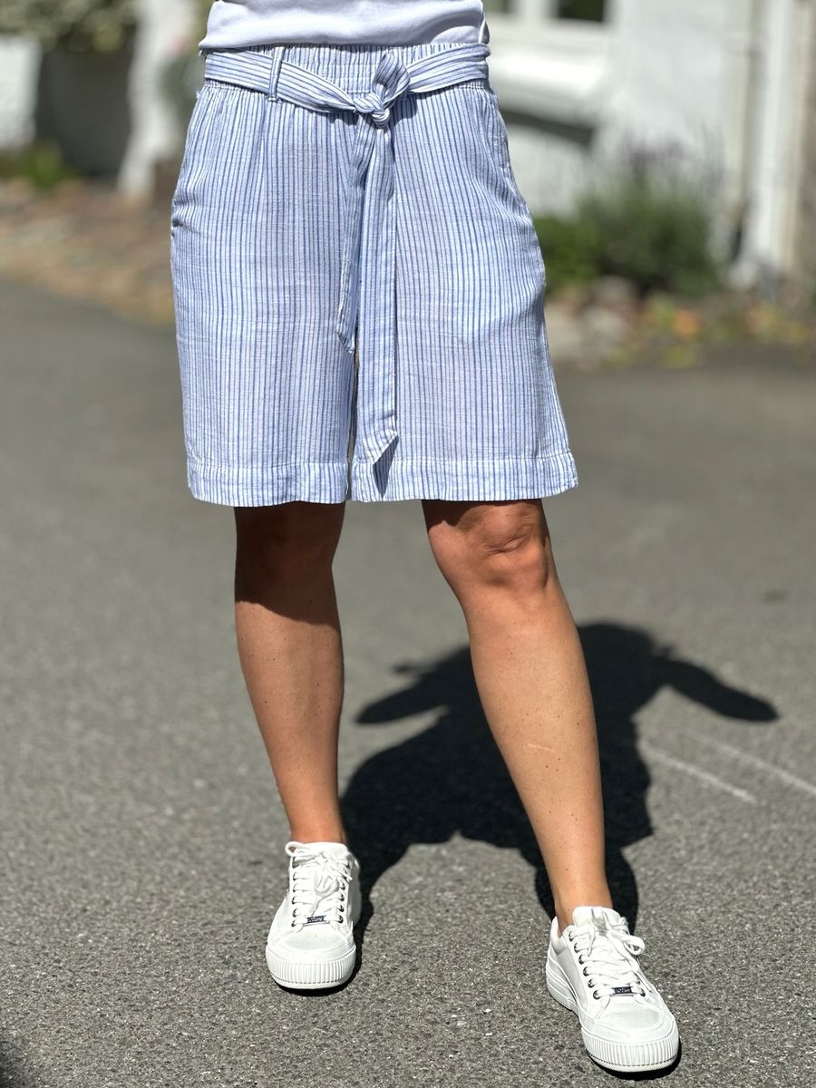 LAVARA SHORTS STRIPES - DENIMBLÅ/HVIT