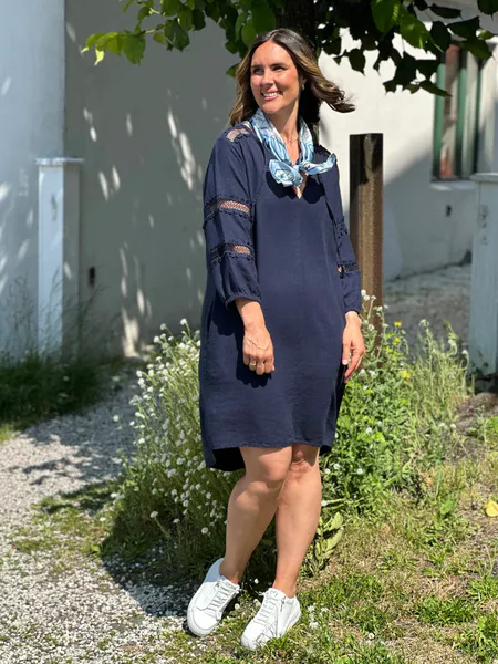 Hovedbilde LALUNA LIN/VISCOSE KJOLE M/EMBRO - NAVY