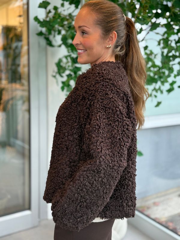 MAJDA FAKE FUR  JAKKE - BRUN