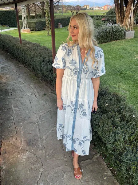 Hovedbilde BALI KJOLE - HVIT / JEANSBLÅ