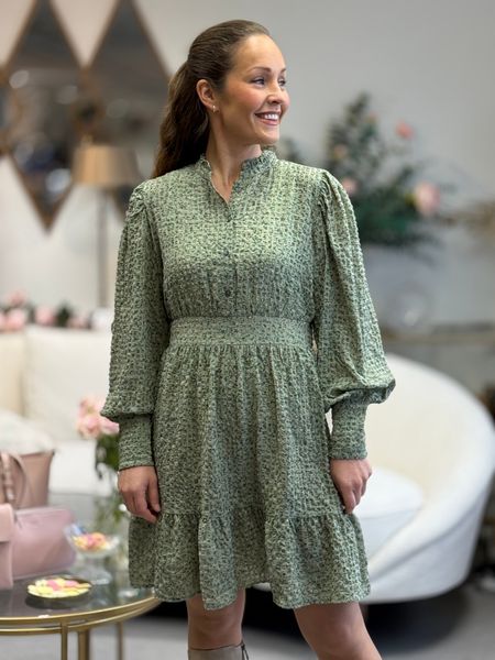 Hovedbilde NOELLE KJOLE M/BLOMSTER - GRØNN