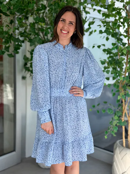 Hovedbilde NOELLE KJOLE M/BLOMSTER - LYSBLÅ