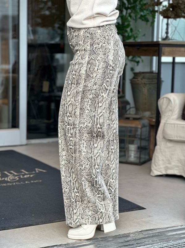 VICHIA STRAIGHT TWILL BUKSE - SNAKE