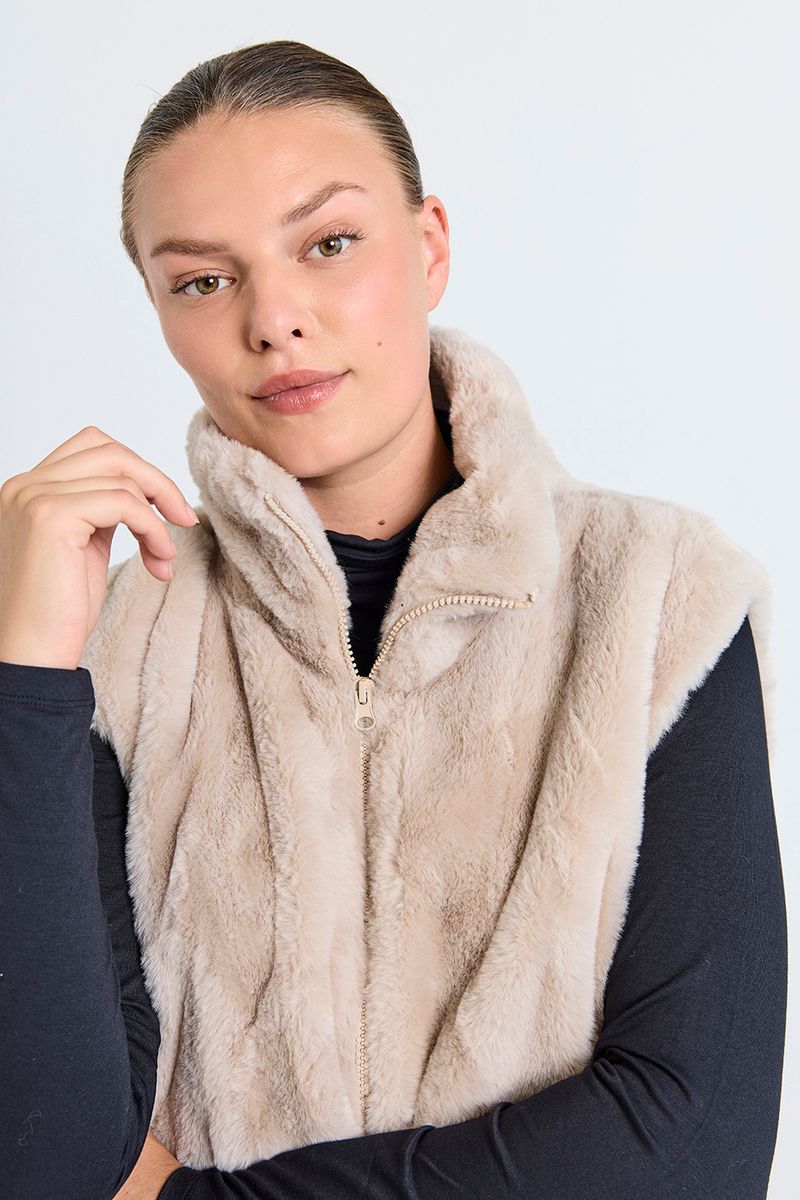 FONY FAUX FUR VEST - MOONBEAM