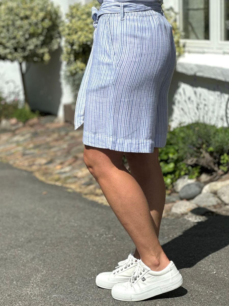 LAVARA SHORTS STRIPES - DENIMBLÅ/HVIT