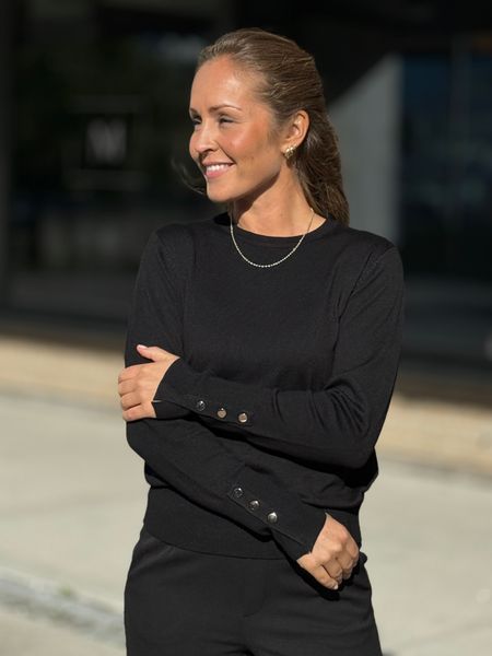 Hovedbilde KATIE GENSER M/RUND HALS - SORT