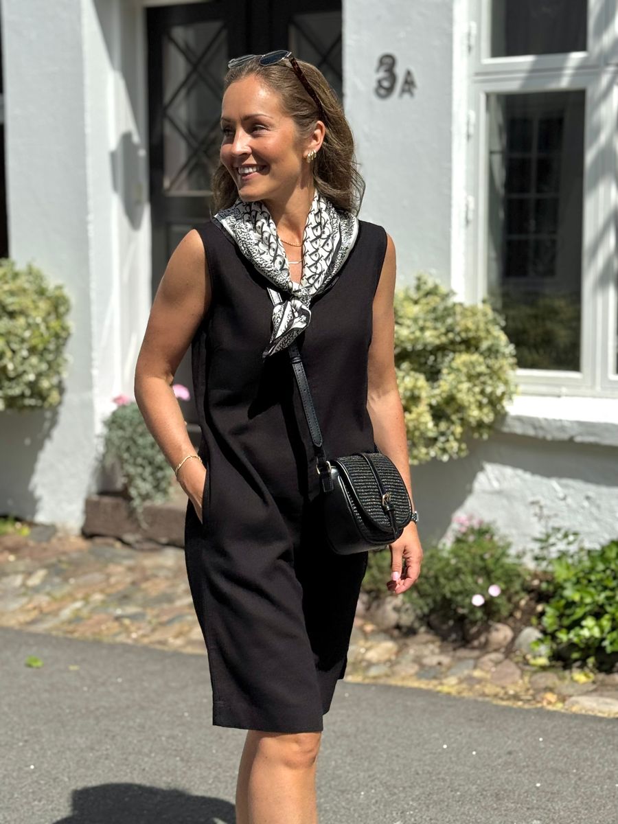 LAVA LIN/VISCOSE KJOLE U/ERM - SORT