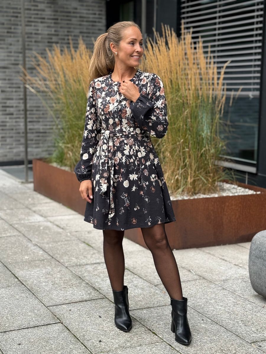 ELMA MIDI KJOLE BLOMSTER - SORT / BRUN