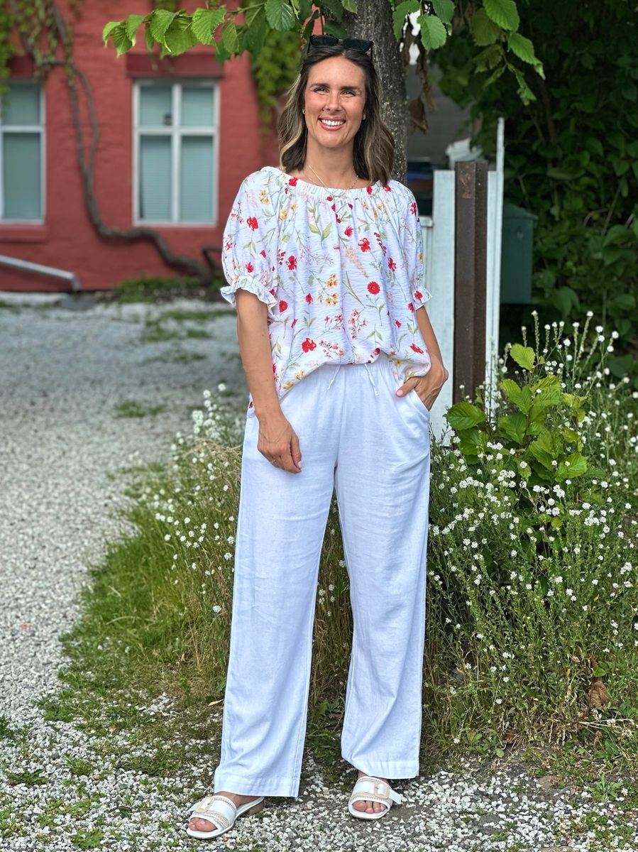 MELE FLOWER TOPP - HVIT/CORAL