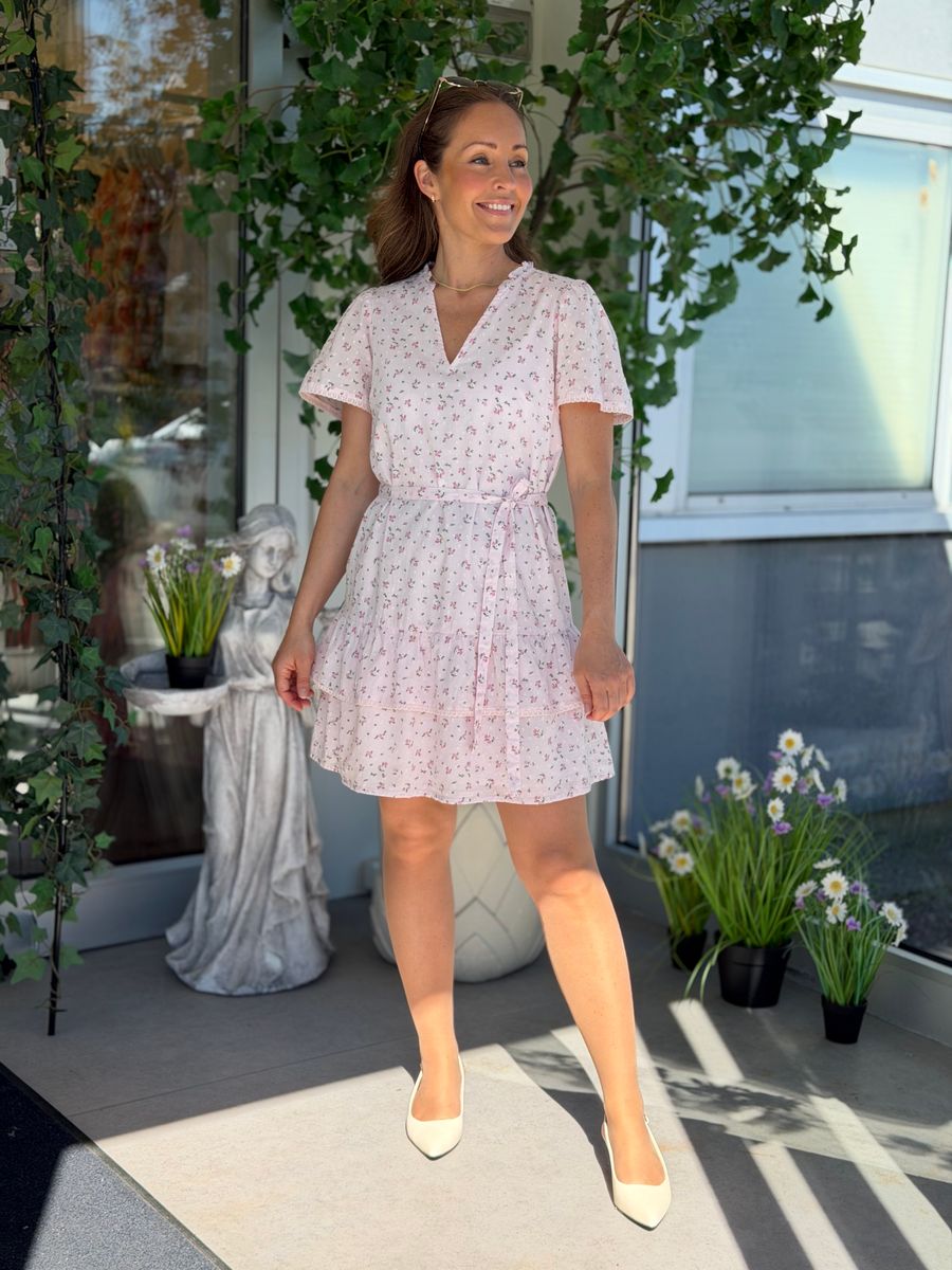 TRINE KJOLE - ROSA BLOMSTER