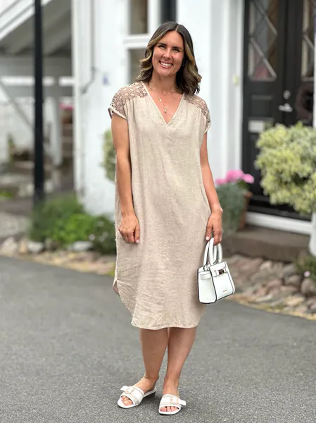 Hovedbilde LARRY LIN/VISCOSE KJOLE M/EMBRO - SAND