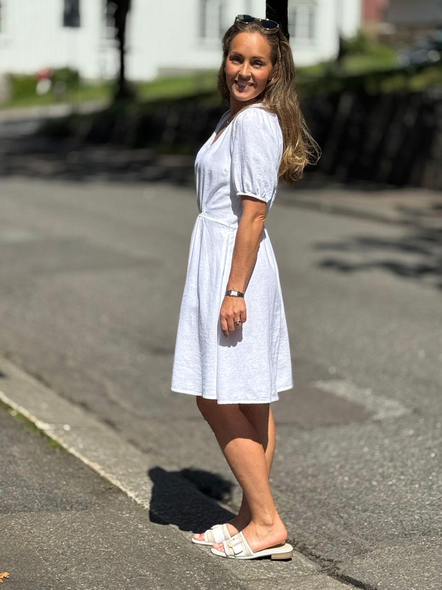 LAVA LIN/VISCOSE KJOLE V-HALS - HVIT