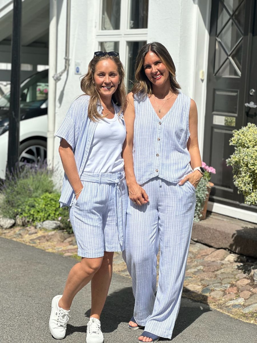 LAVARA SHORTS STRIPES - DENIMBLÅ/HVIT