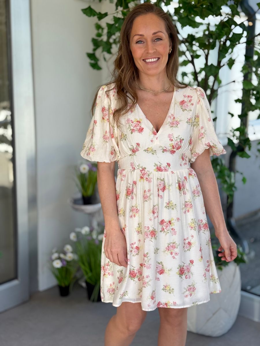 BELLA KJOLE - ROSA BLOMSTER