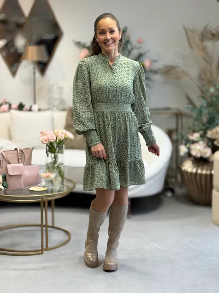 Hovedbilde NOELLE KJOLE M/BLOMSTER - GRØNN