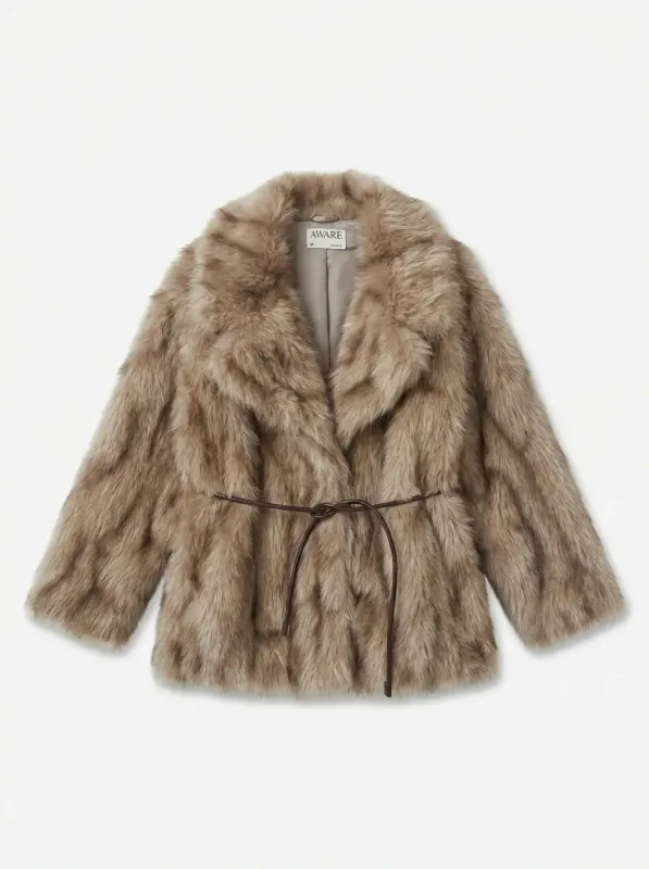 EMELIA FAKE FUR JAKKE - SAND