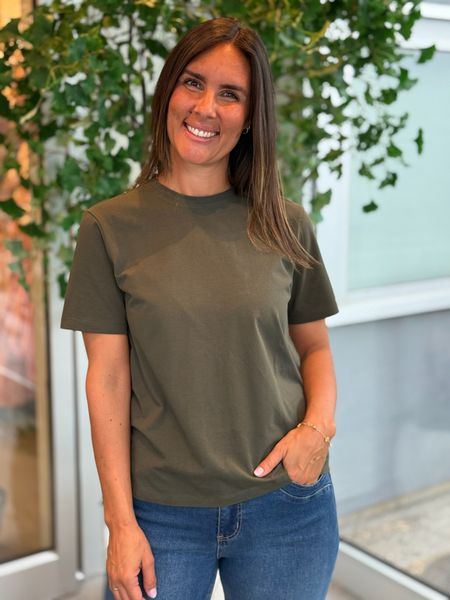 Hovedbilde NORA T-SHIRT - OLIVEN