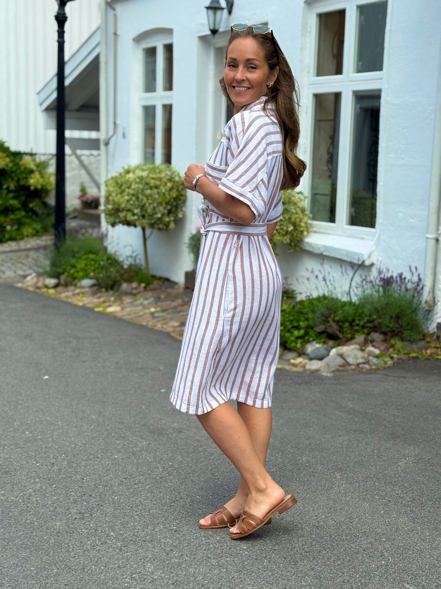 LAVISCO LIN/VISCOSE SKJORTEKJOLE - HVIT / DUSTY COGNAC