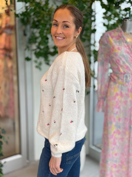Hovedbilde MARLEY GENSER - CREAM M/BLOMSTER