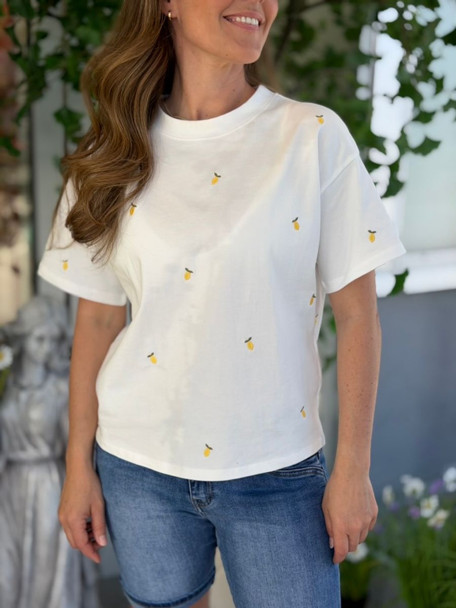 MONIE T-SHIRT LEMONS - HVIT