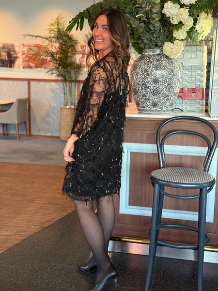 Hovedbilde GLINS KJOLE - SORT