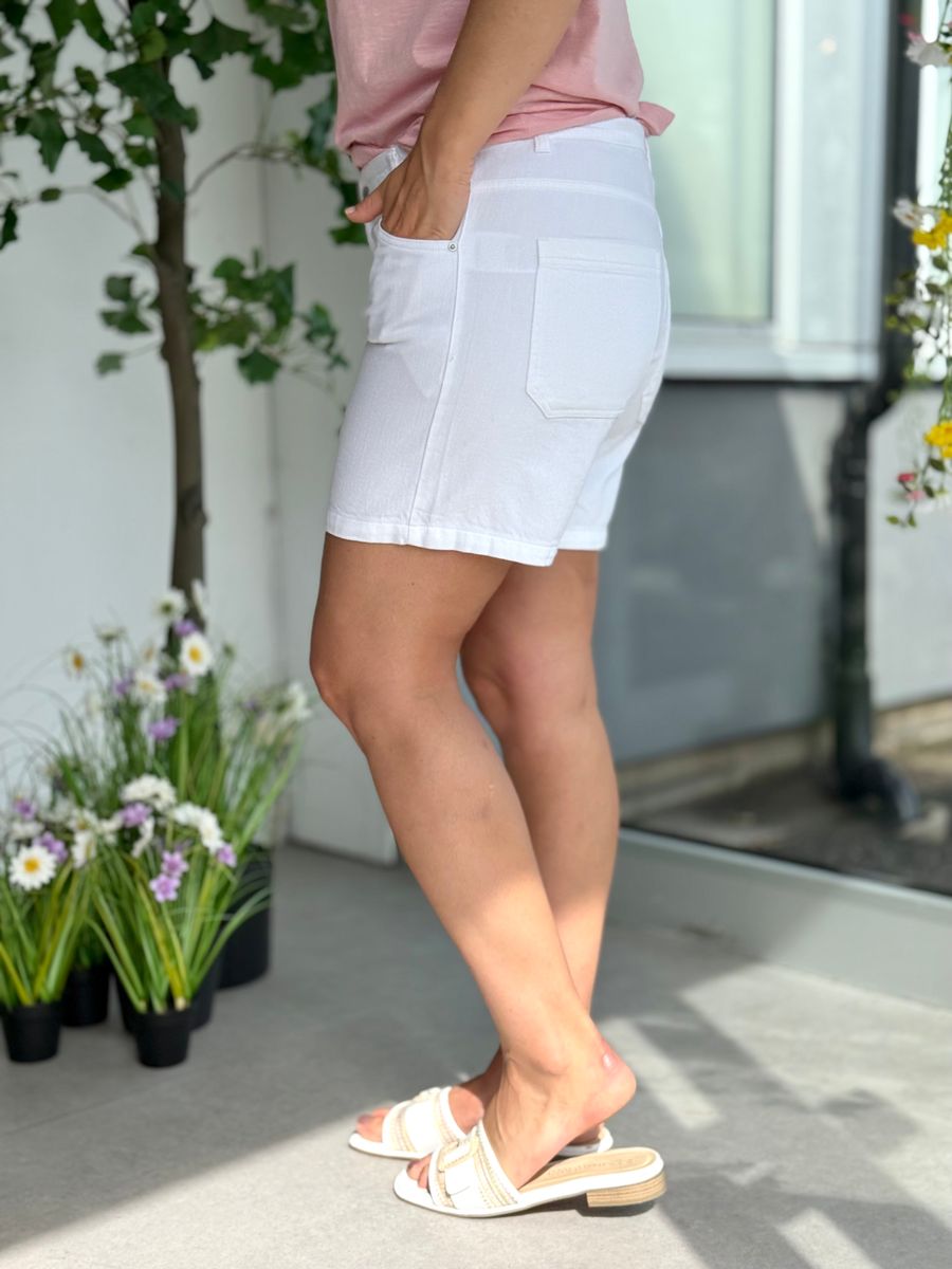 CILLA SHORTS - HVIT